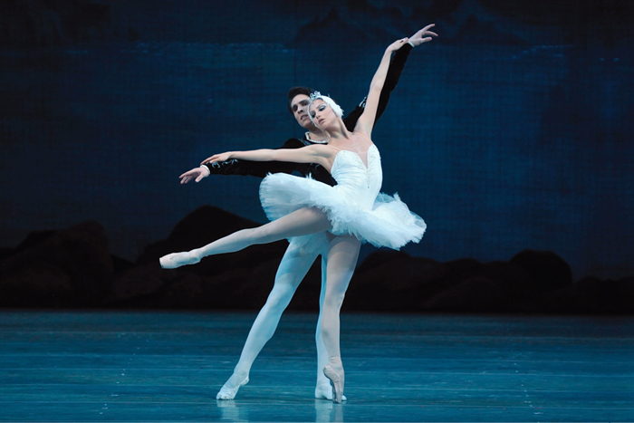 Swan Lake Ballet In Stpetersburg Russia Theatres History Synopsis